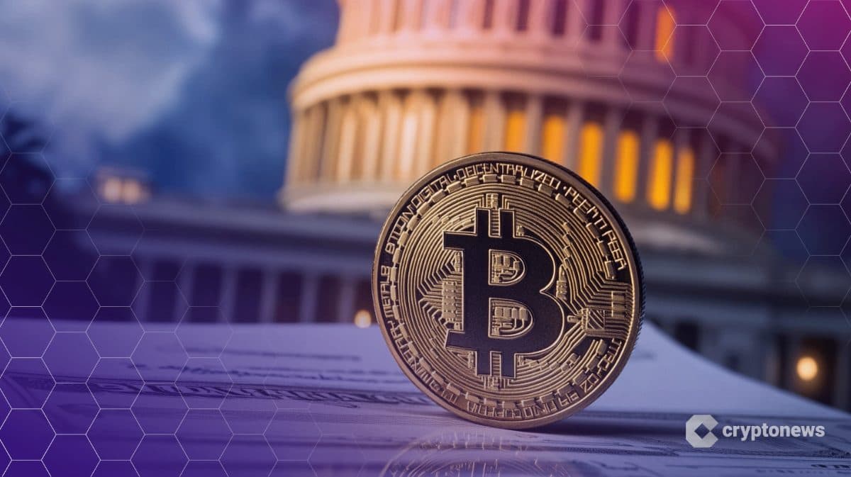 Elizabeth Warren Urges Regulator to Freeze World Liberty Bank Bid Until Trump Cuts Crypto Ties